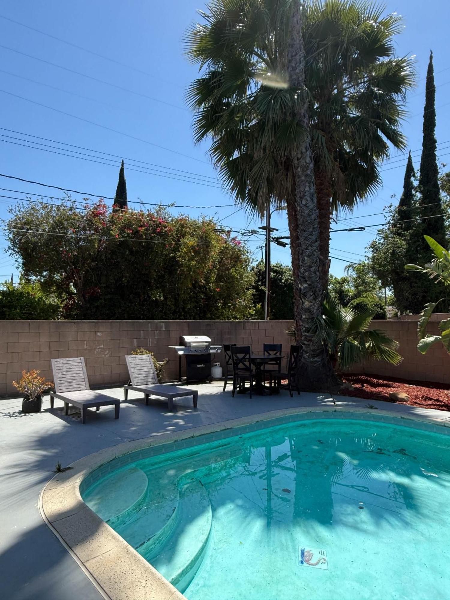 Luxurious 4br House With Swimming Pool -fb