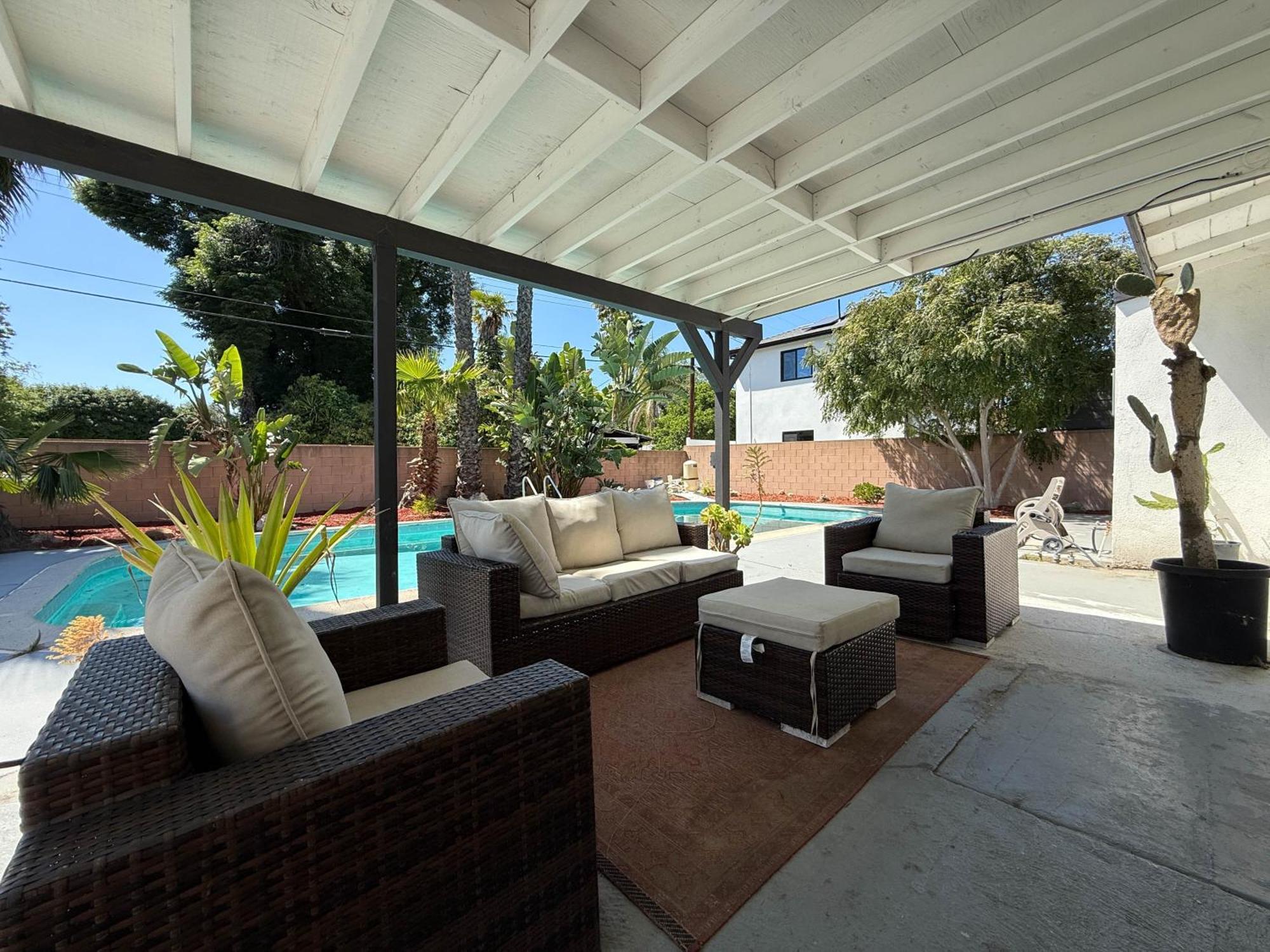 Сasa de vacaciones Luxurious 4br House With Swimming Pool -fb *