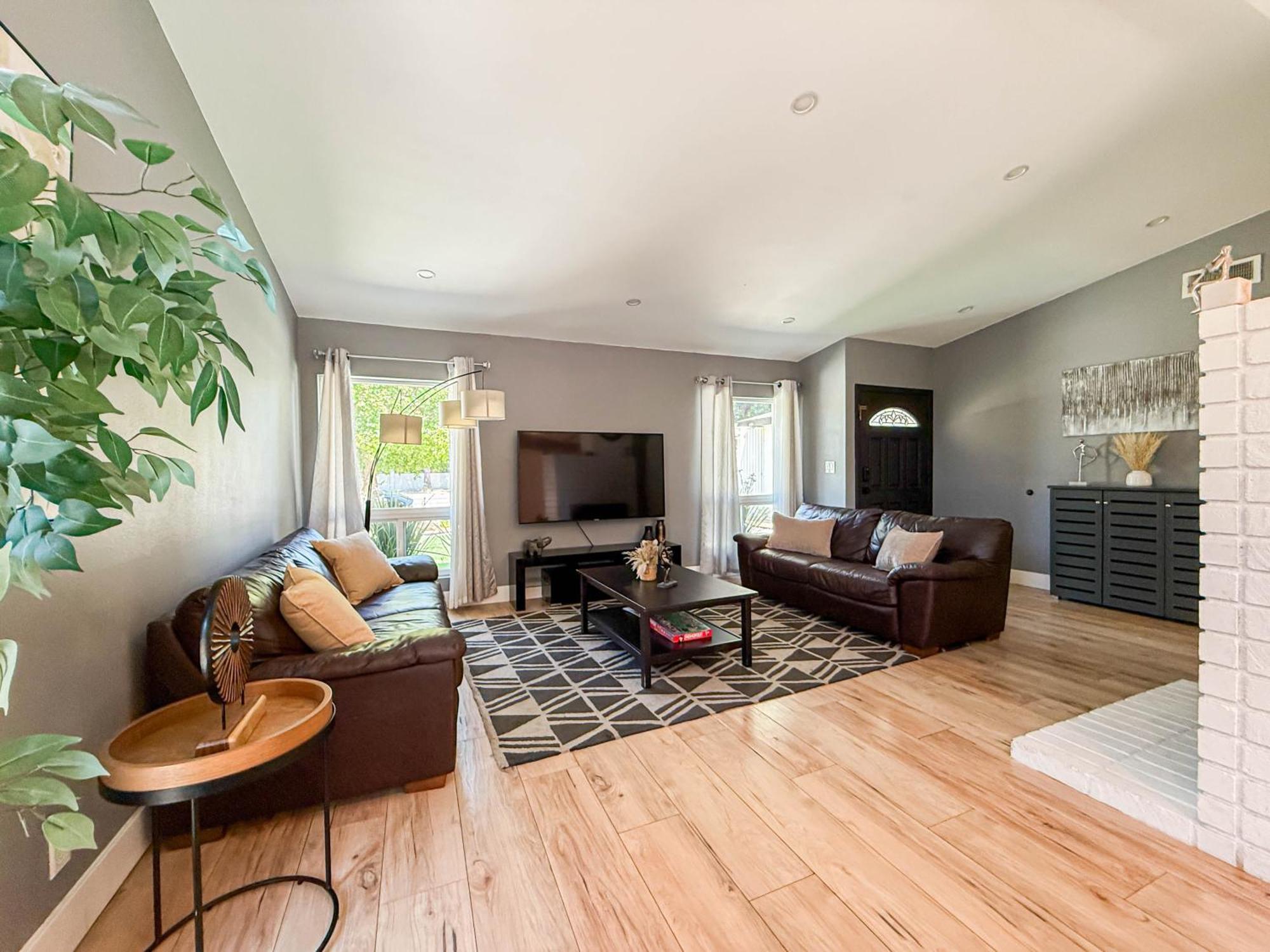 Luxurious 4br House With Swimming Pool -fb Los Ángeles